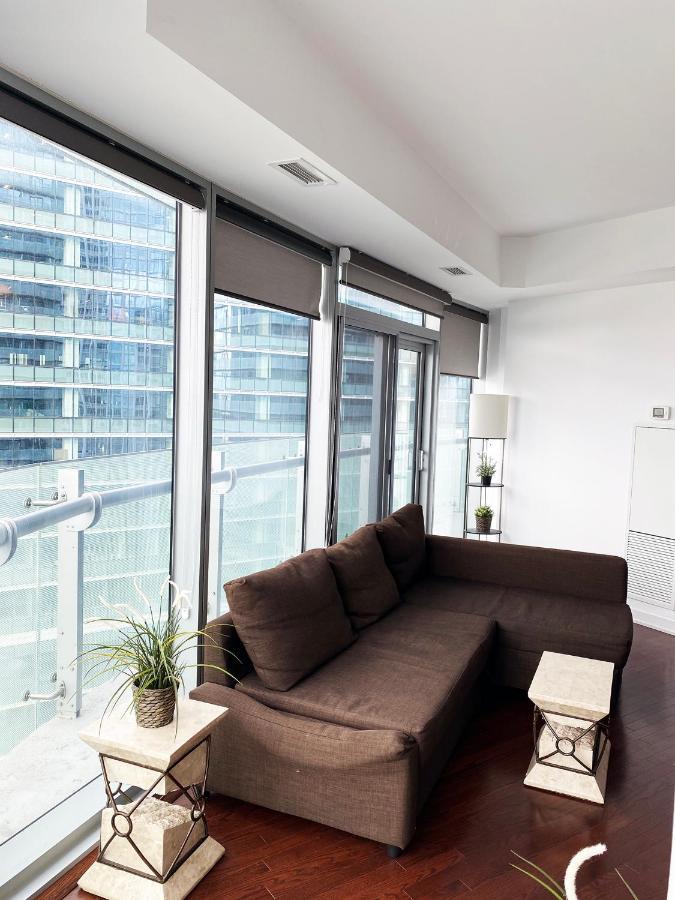 Ihost Suites Ice Condo Торонто Екстериор снимка