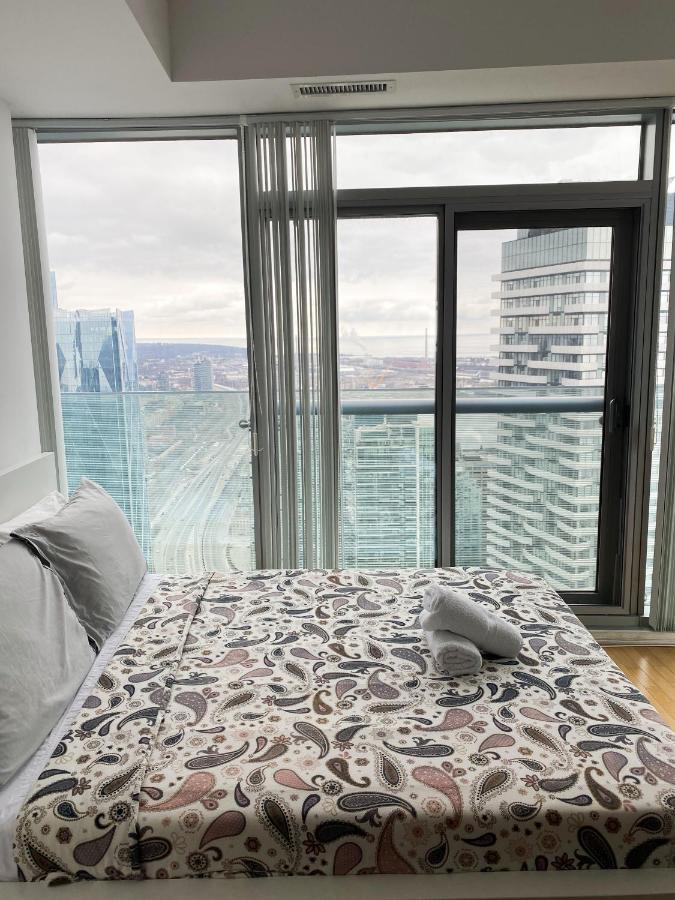Ihost Suites Ice Condo Торонто Екстериор снимка
