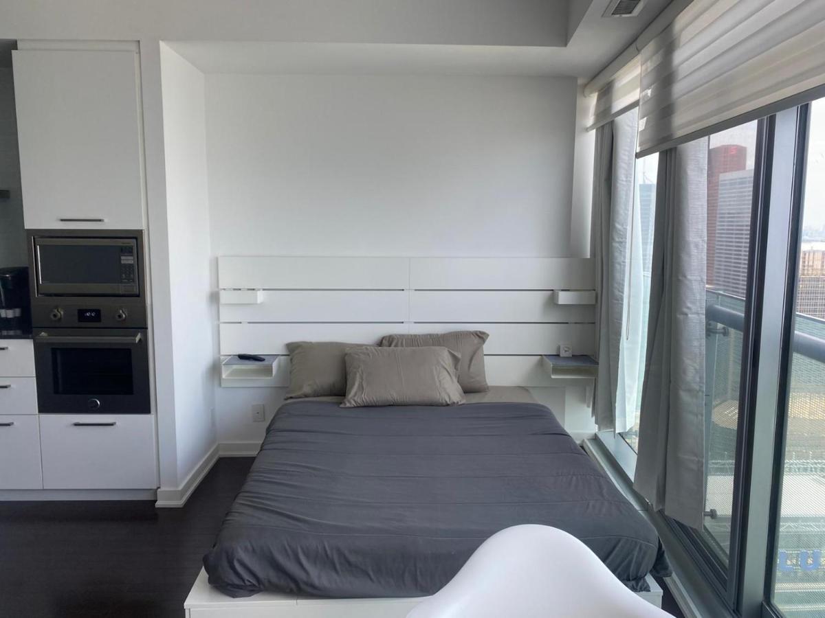 Ihost Suites Ice Condo Торонто Екстериор снимка