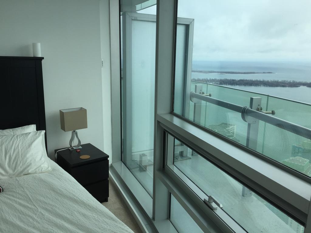 Ihost Suites Ice Condo Торонто Екстериор снимка